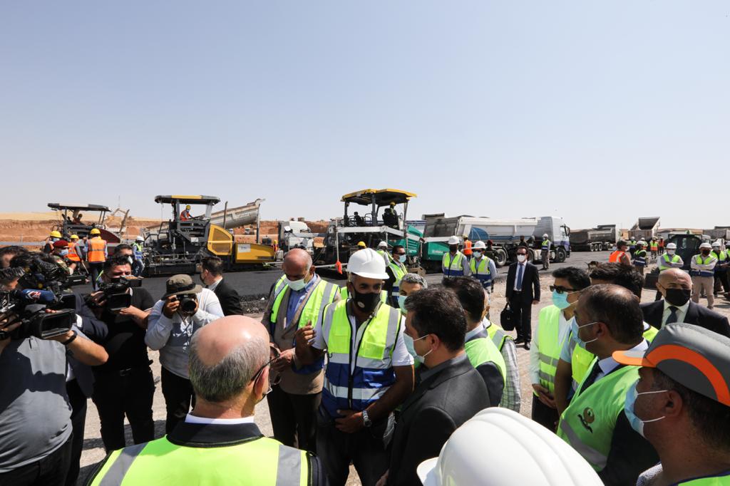 سەرۆکی حکومەتی هەرێمی کوردستان ڕێگەی خێرای هەولێر- دهۆک و شەقامی 150 مەتری شاری هەولێر بەسەر دەکاتەوە 